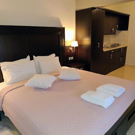 Neraides Hotel Loutraki  Ngoại thất bức ảnh