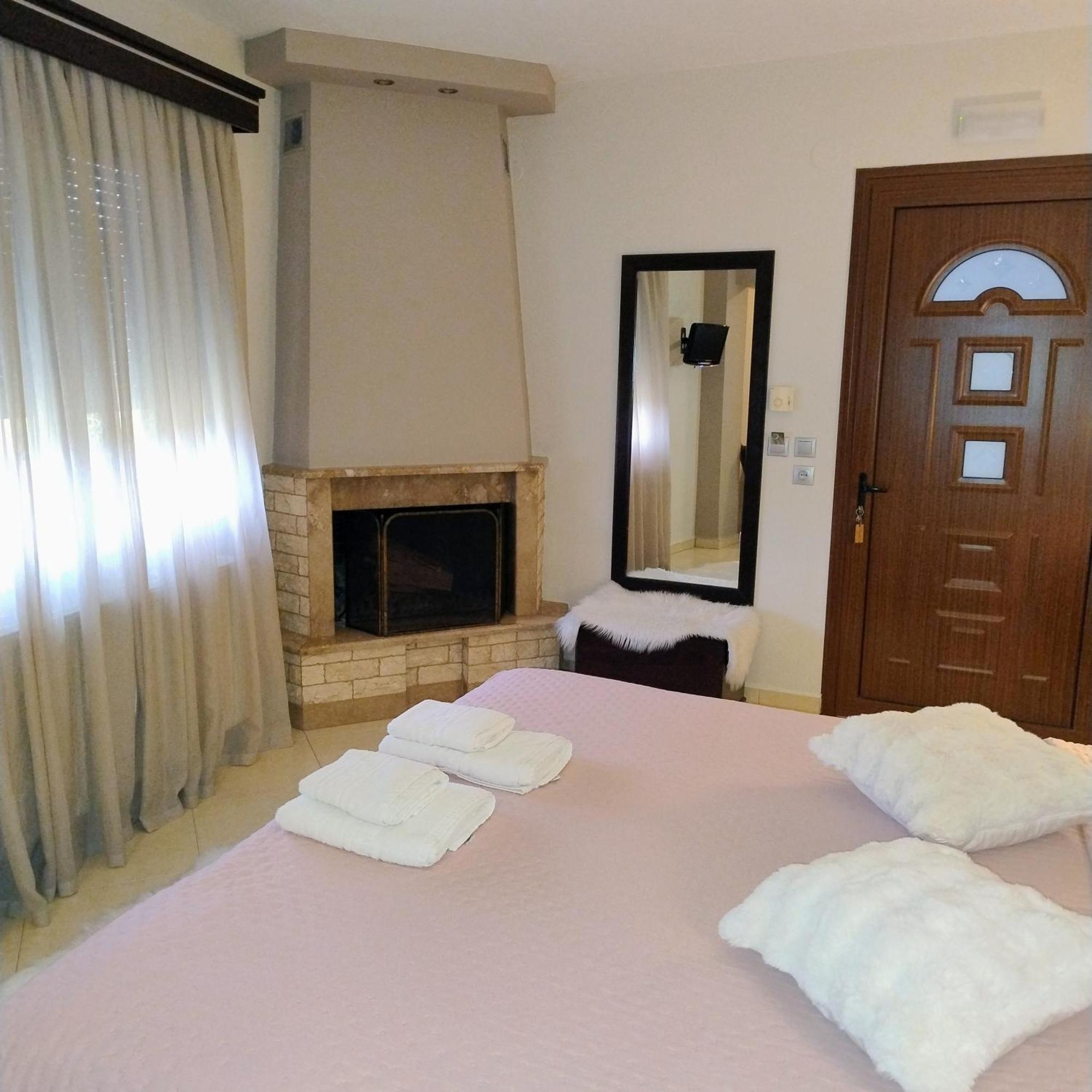 Neraides Hotel Loutraki  Ngoại thất bức ảnh